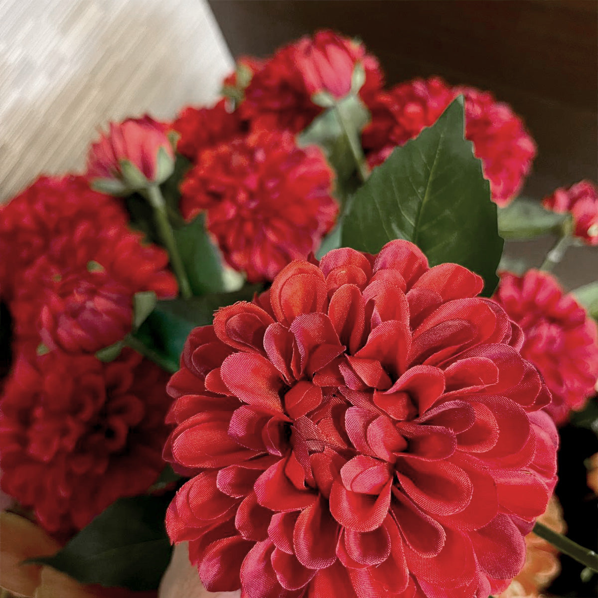Dahlia Red - Flower | Vinoti Living